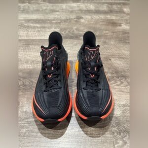 Vimazi Z60 Women's Running Sneaker Black and Orange size 8.5